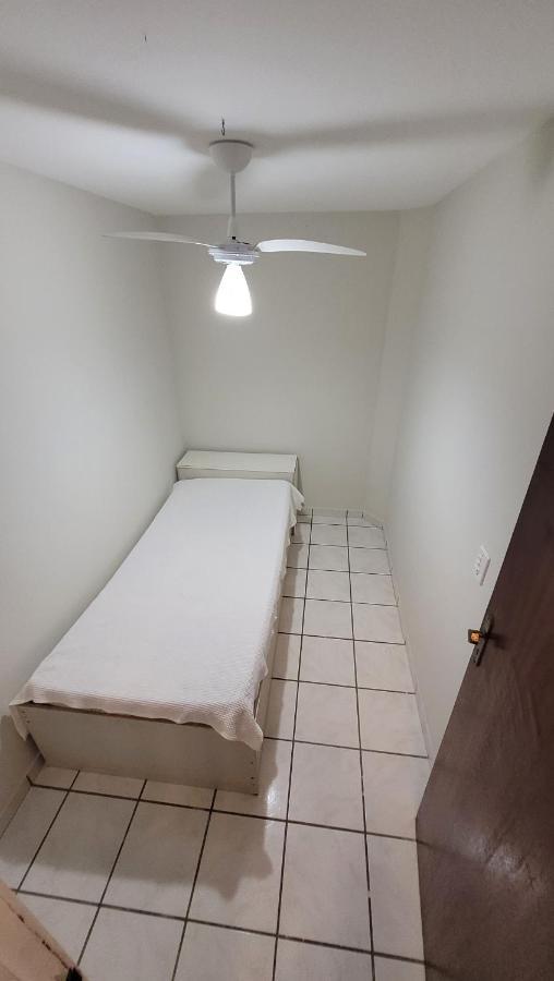 Aconchegante 2 Quartos Com Wifi + 1 Quarto Menor Apartment Guarapari Bagian luar foto